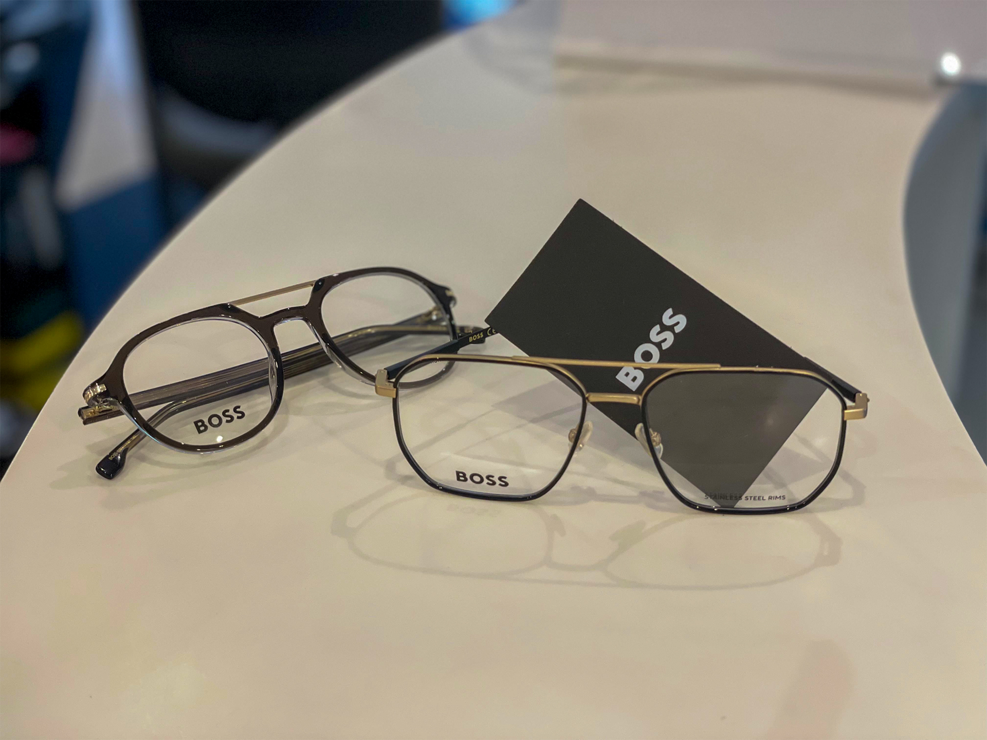 Lunettes Boss et certificat authenticité LuxOptica