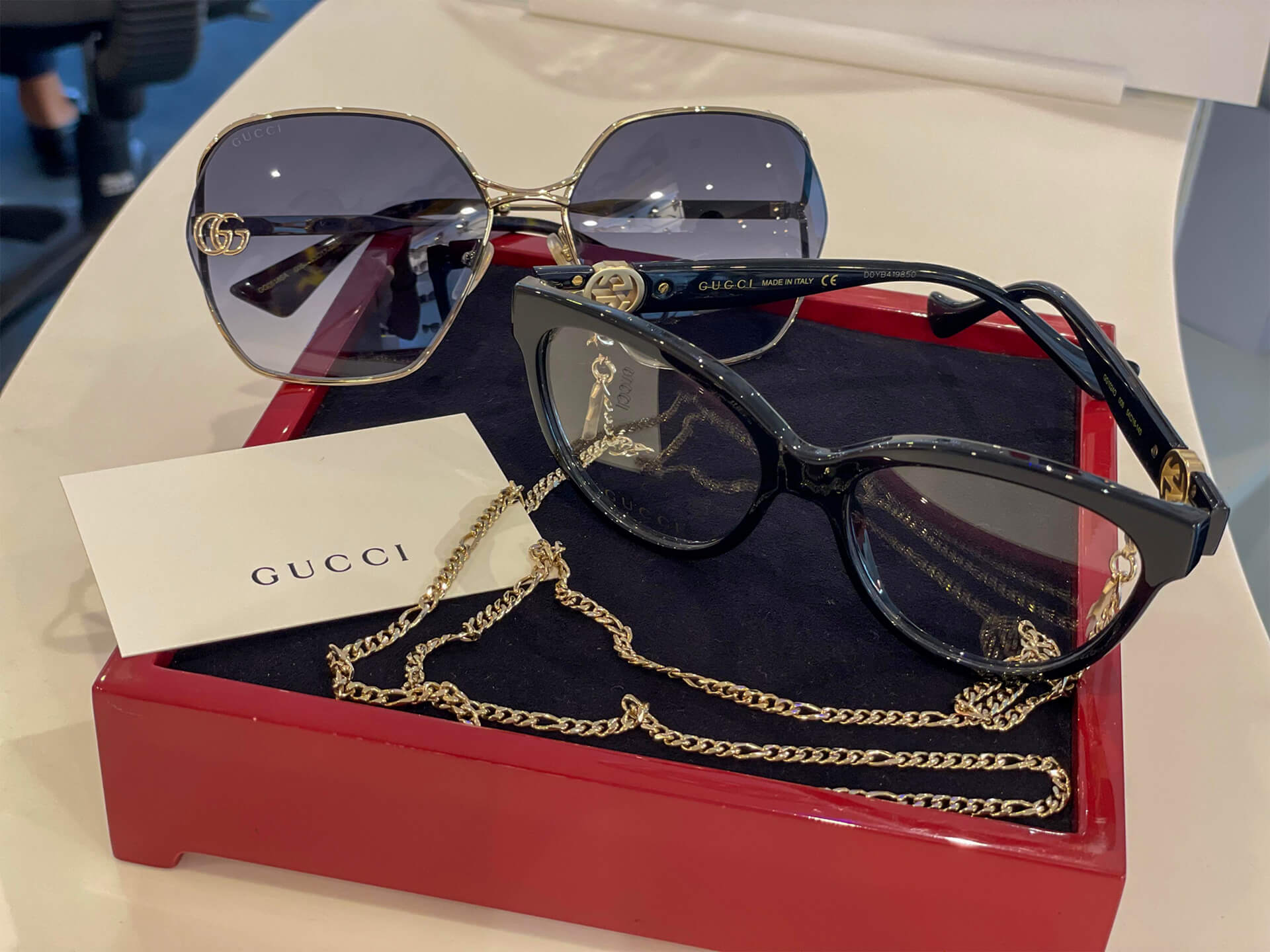 Lunettes Gucci avec certificat authenticité LuxOptica Antananarivo